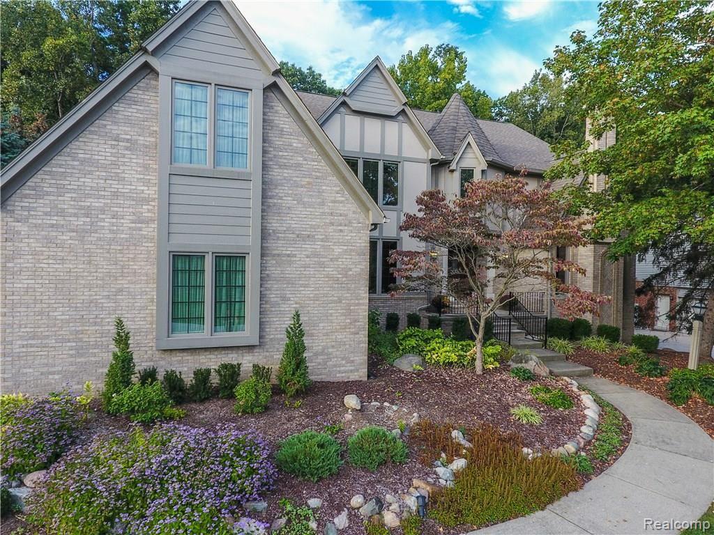 2849 Eagle Drive Rochester Hills, MI 48309 - Photo 2 of 50