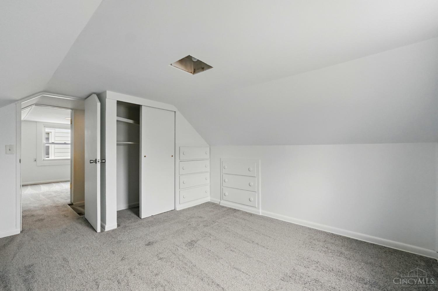4555 Cooper Road Blue Ash, OH 45242 - Photo 17 of 22 Gallery Image 17