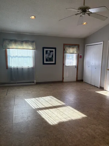 $359,900 | 17 North Street, Manchester, CT 06042