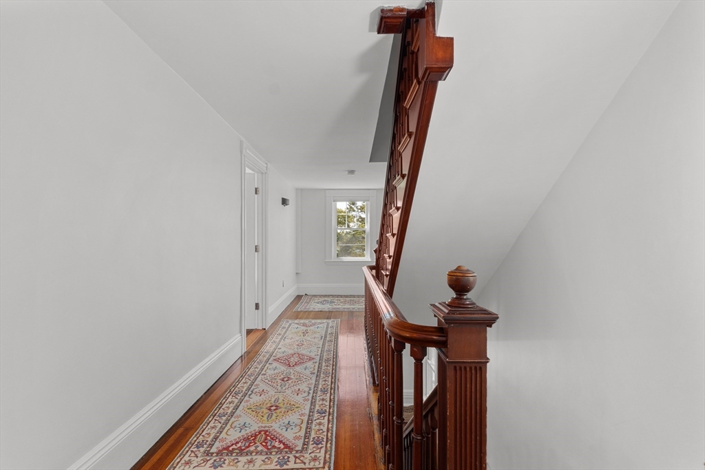 29 Fuller Street Gloucester, MA 01930 - Photo 16 of 38