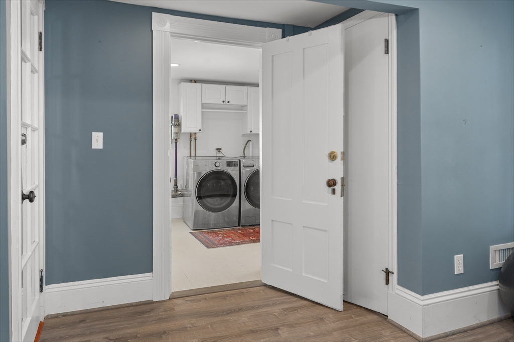 29 Fuller Street Gloucester, MA 01930 - Photo 21 of 38