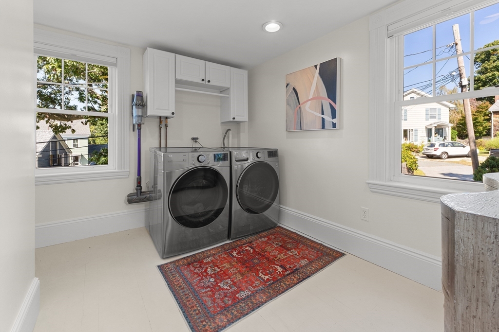 29 Fuller Street Gloucester, MA 01930 - Photo 22 of 38