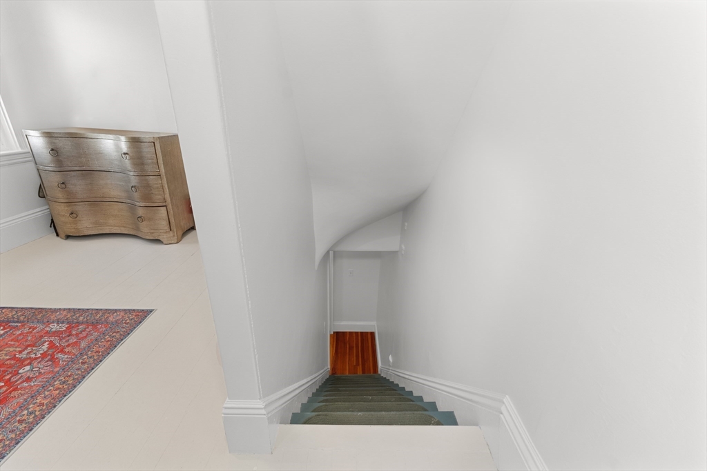 29 Fuller Street Gloucester, MA 01930 - Photo 23 of 38