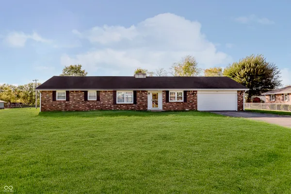 $299,450 | 949 Hickory Lane, New Castle, IN 47362