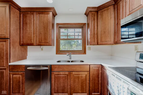 $299,450 | 949 Hickory Lane, New Castle, IN 47362