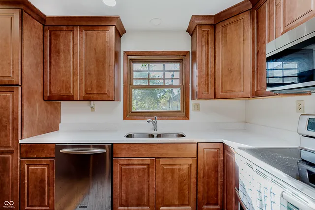 $310,000 | 949 Hickory Lane, New Castle, IN 47362