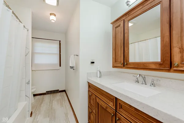 $299,450 | 949 Hickory Lane, New Castle, IN 47362
