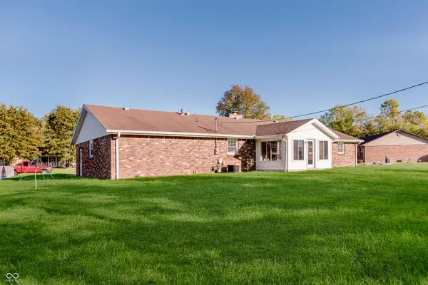 $299,450 | 949 Hickory Lane, New Castle, IN 47362