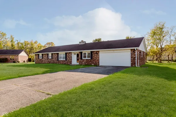 $299,450 | 949 Hickory Lane, New Castle, IN 47362