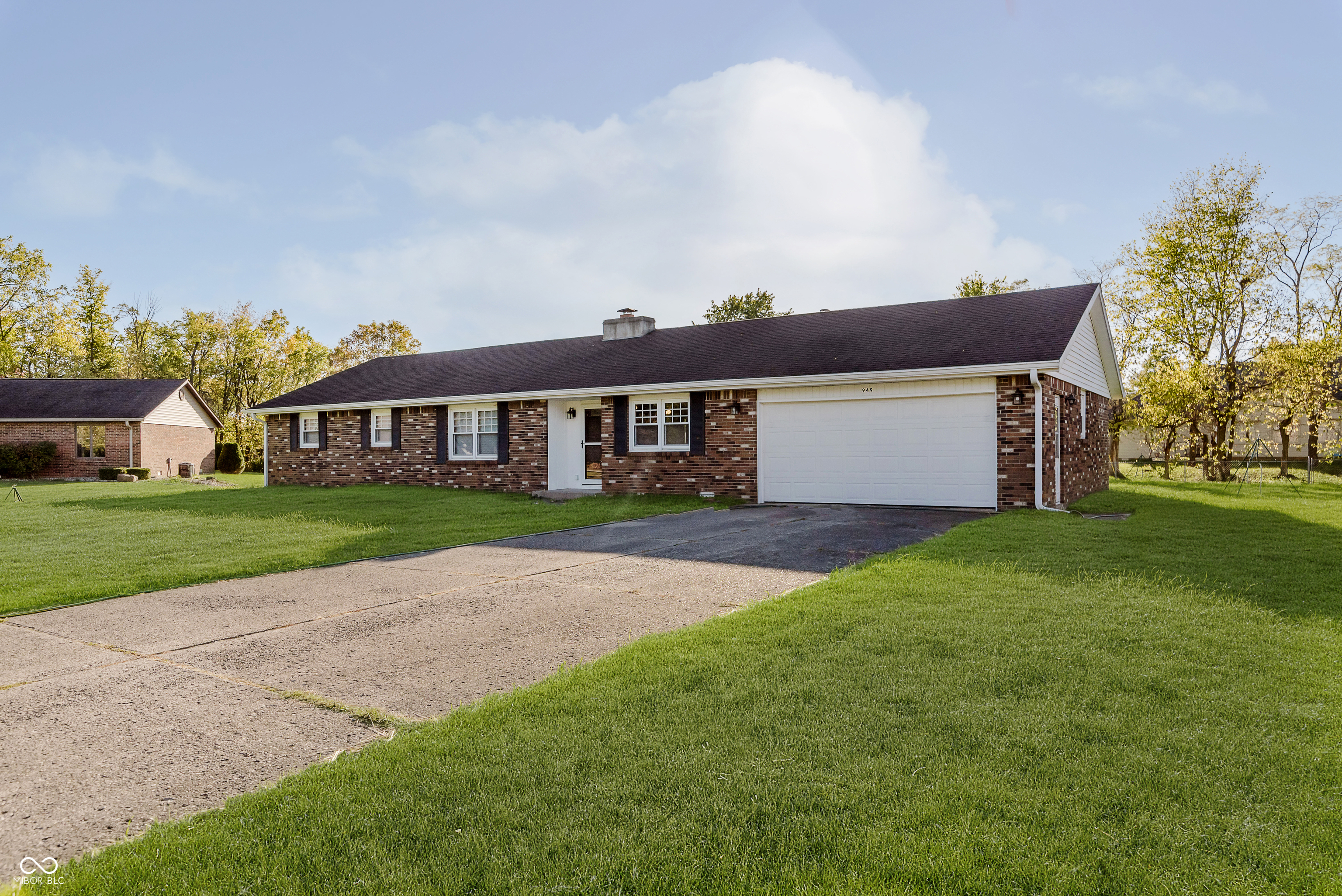 949 Hickory Lane New Castle, IN 47362 - Photo 3 of 31