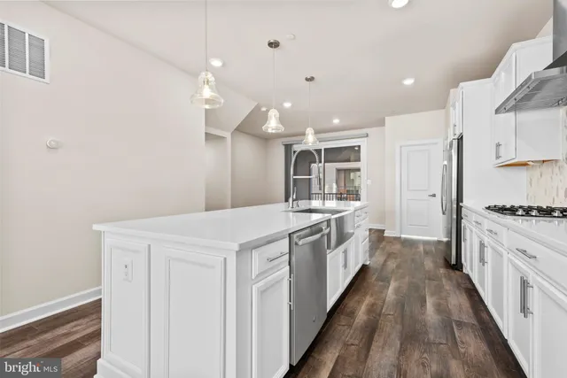 $839,000 | 13039 Hattontown Square, Herndon, VA 20171