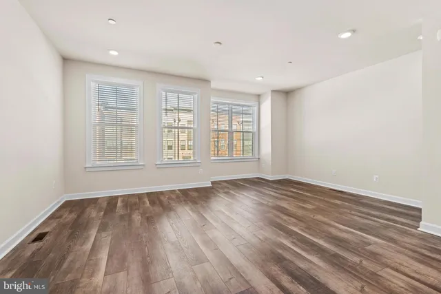 $839,000 | 13039 Hattontown Square, Herndon, VA 20171