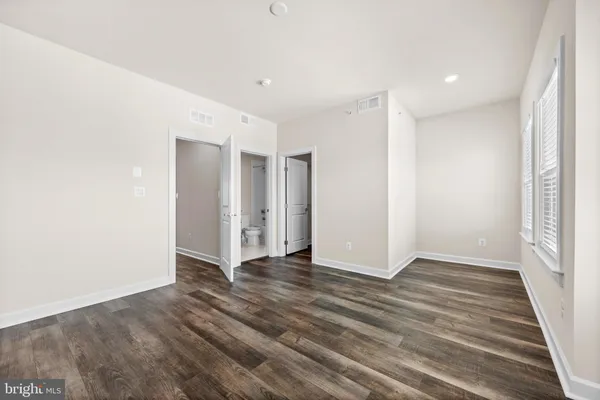 $834,000 | 13039 Hattontown Square, Herndon, VA 20171