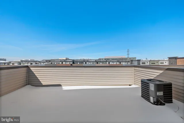 $839,000 | 13039 Hattontown Square, Herndon, VA 20171