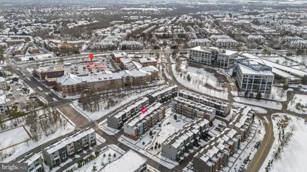 $834,000 | 13039 Hattontown Square, Herndon, VA 20171