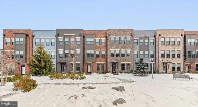 $839,000 | 13039 Hattontown Square, Herndon, VA 20171