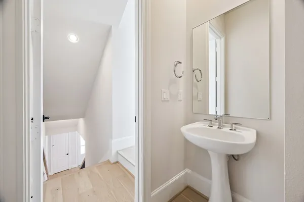 $3,995 | 5917 Cottage Grove Lake Drive, Houston, TX 77007