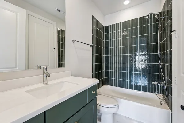$3,995 | 5917 Cottage Grove Lake Drive, Houston, TX 77007
