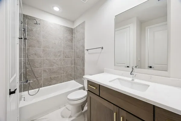 $3,995 | 5917 Cottage Grove Lake Drive, Houston, TX 77007