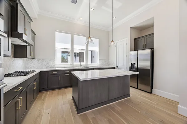 $3,995 | 5917 Cottage Grove Lake Drive, Houston, TX 77007