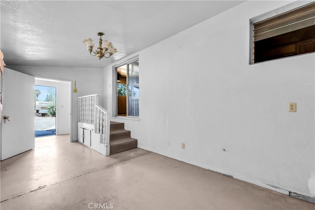 23380 Forrest Road Perris, CA 92570 - Photo 9 of 33