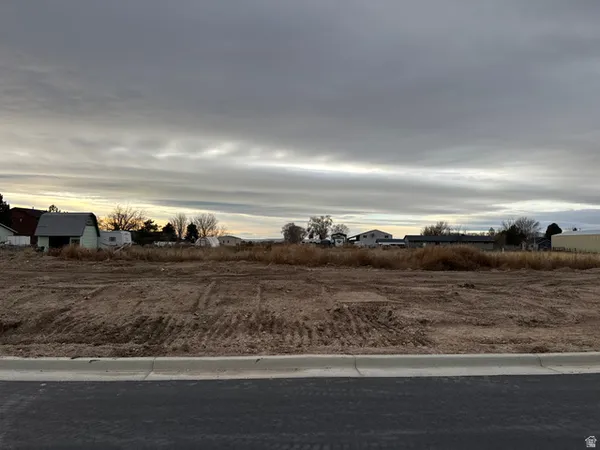 $259,000 | 4179 South 5800 West, Unit 1, Hooper, UT 84315