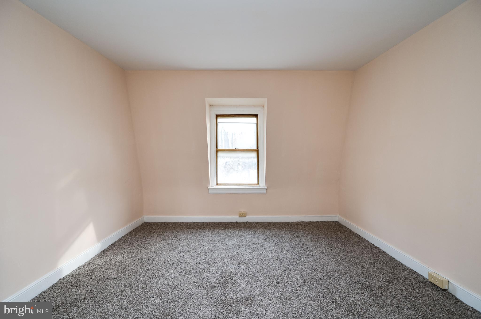 34 Maple Street Reading, PA 19602 - Photo 31 of 36