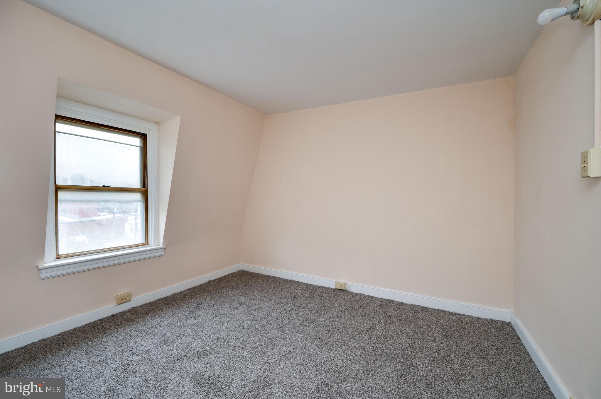 34 Maple Street Reading, PA 19602 - Photo 32 of 36