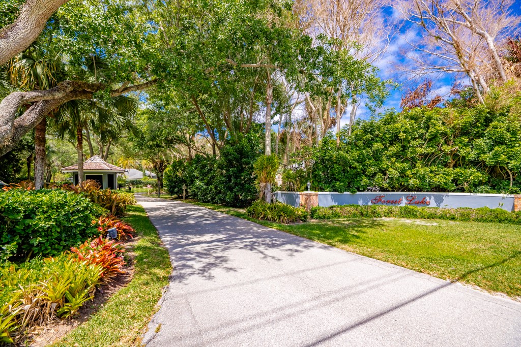 4384 2nd Square Southwest Vero Beach, FL 32968 - Photo 17 of 36 a view of park with large trees