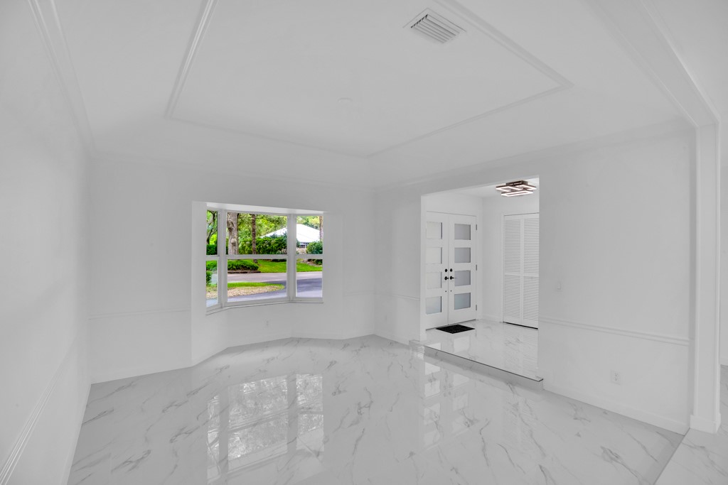 4384 2nd Square Southwest Vero Beach, FL 32968 - Photo 8 of 36