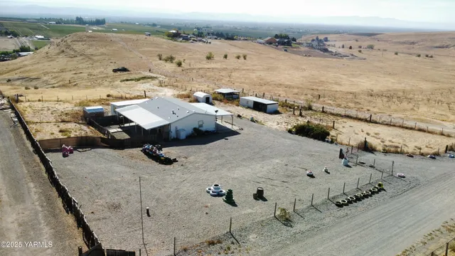 $264,000 | 670 Hidden Valley Road, Zillah, WA 98953