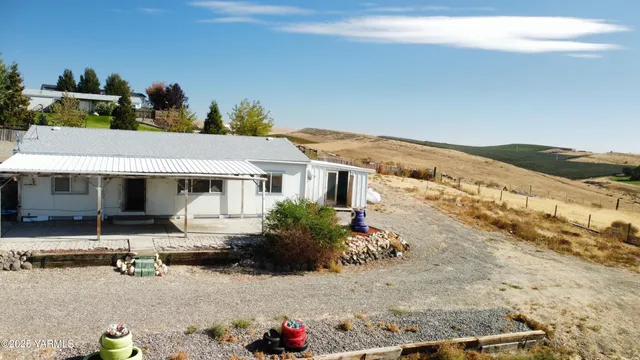 $264,000 | 670 Hidden Valley Road, Zillah, WA 98953