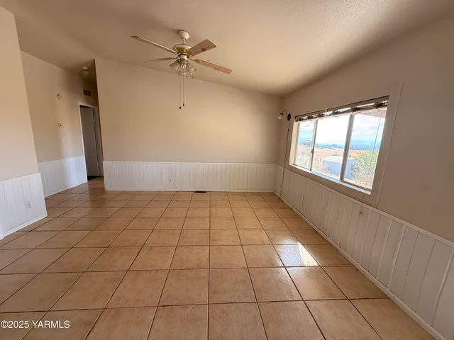 $264,000 | 670 Hidden Valley Road, Zillah, WA 98953