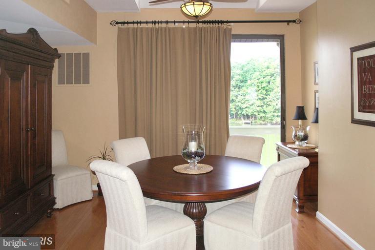 11272 Harbor Court, Unit 11272 Reston, VA 20191 - Photo 13 of 29 Dining Room