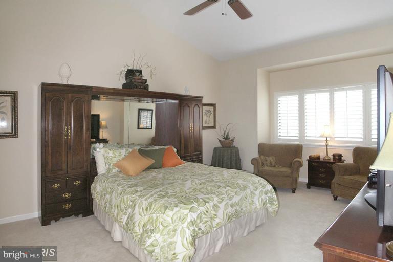11272 Harbor Court, Unit 11272 Reston, VA 20191 - Photo 20 of 29 Bedroom (Master)