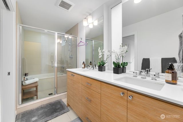 $924,000 | 2560 14th Avenue West, Unit A, Seattle, WA 98119