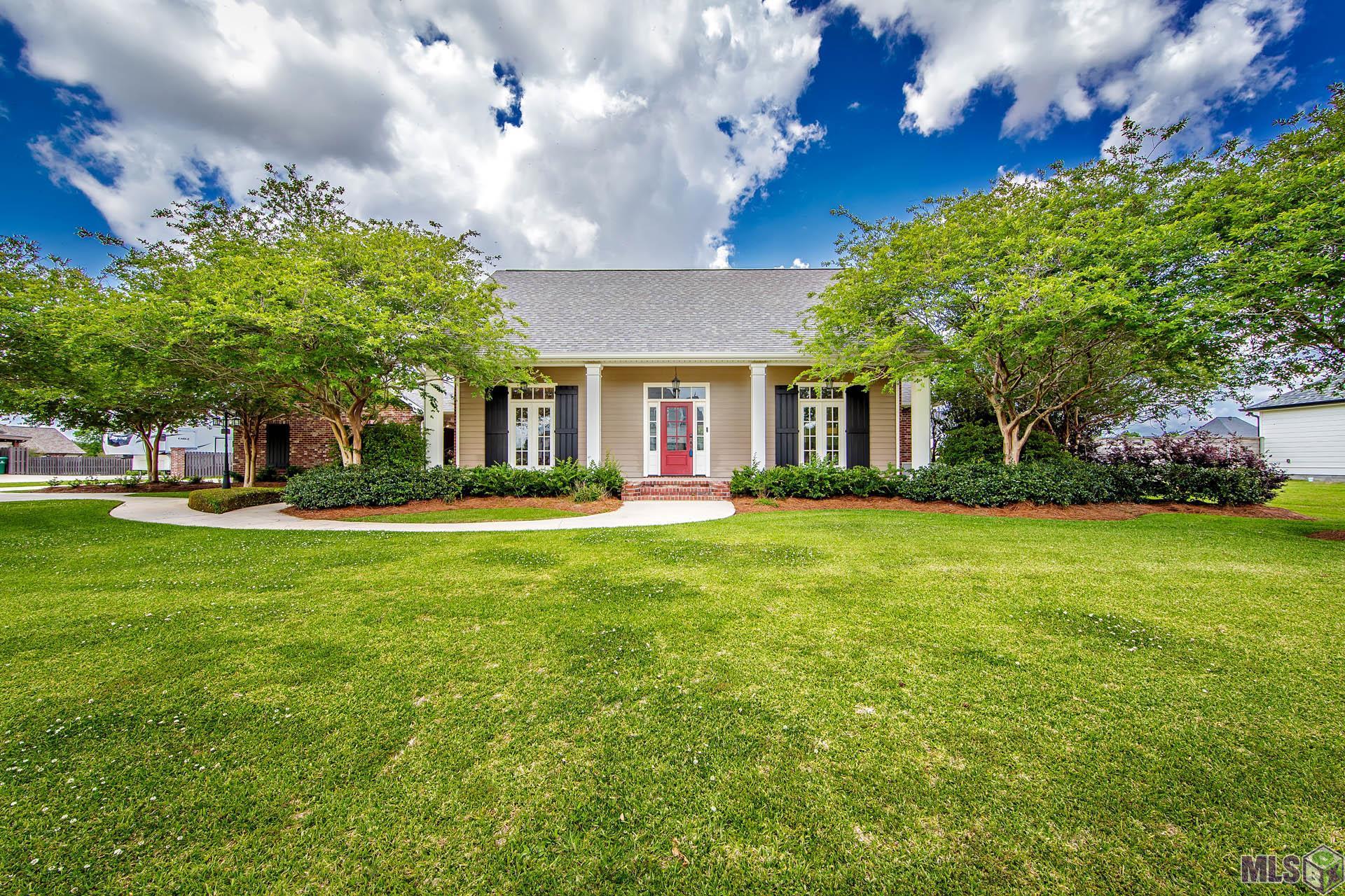 208 Rue De Levert Raceland, LA 70394 - Photo 1 of 29