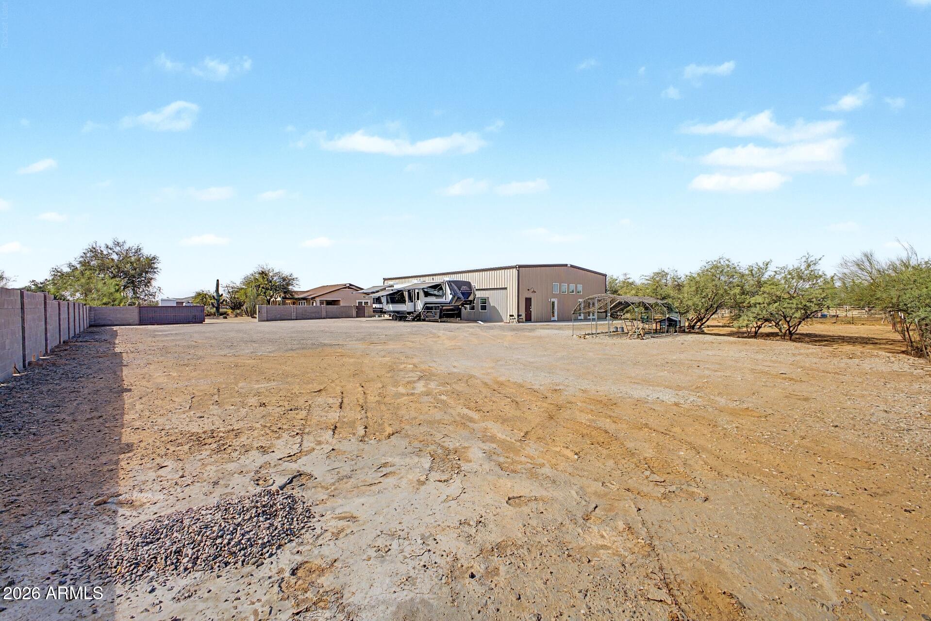 832 East Maddock Road, Unit B Phoenix, AZ 85086 - Photo 6 of 33 05 - Maddock