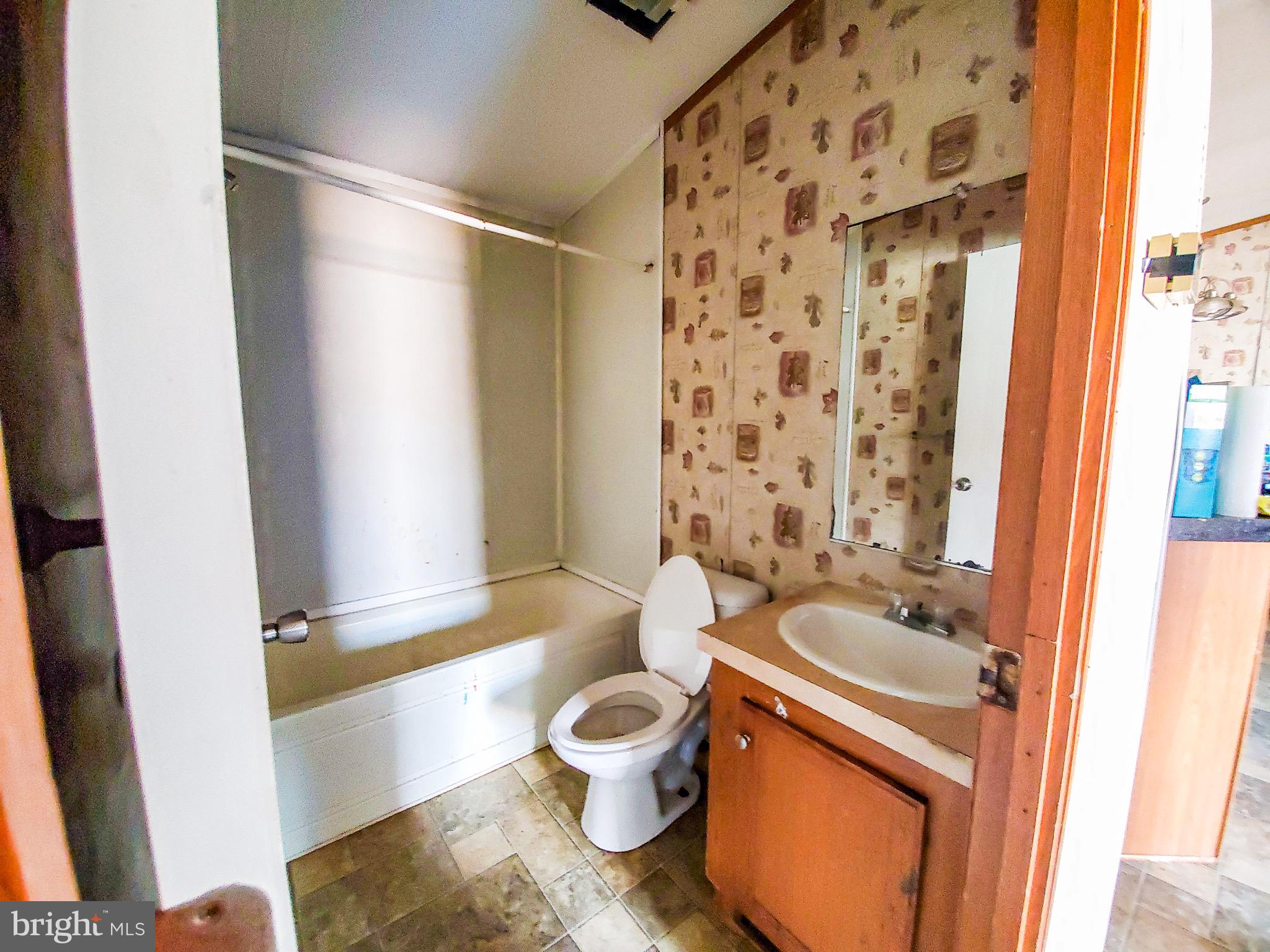 3641 North Point Road, Unit 16 Dundalk, MD 21222 - Photo 4 of 10