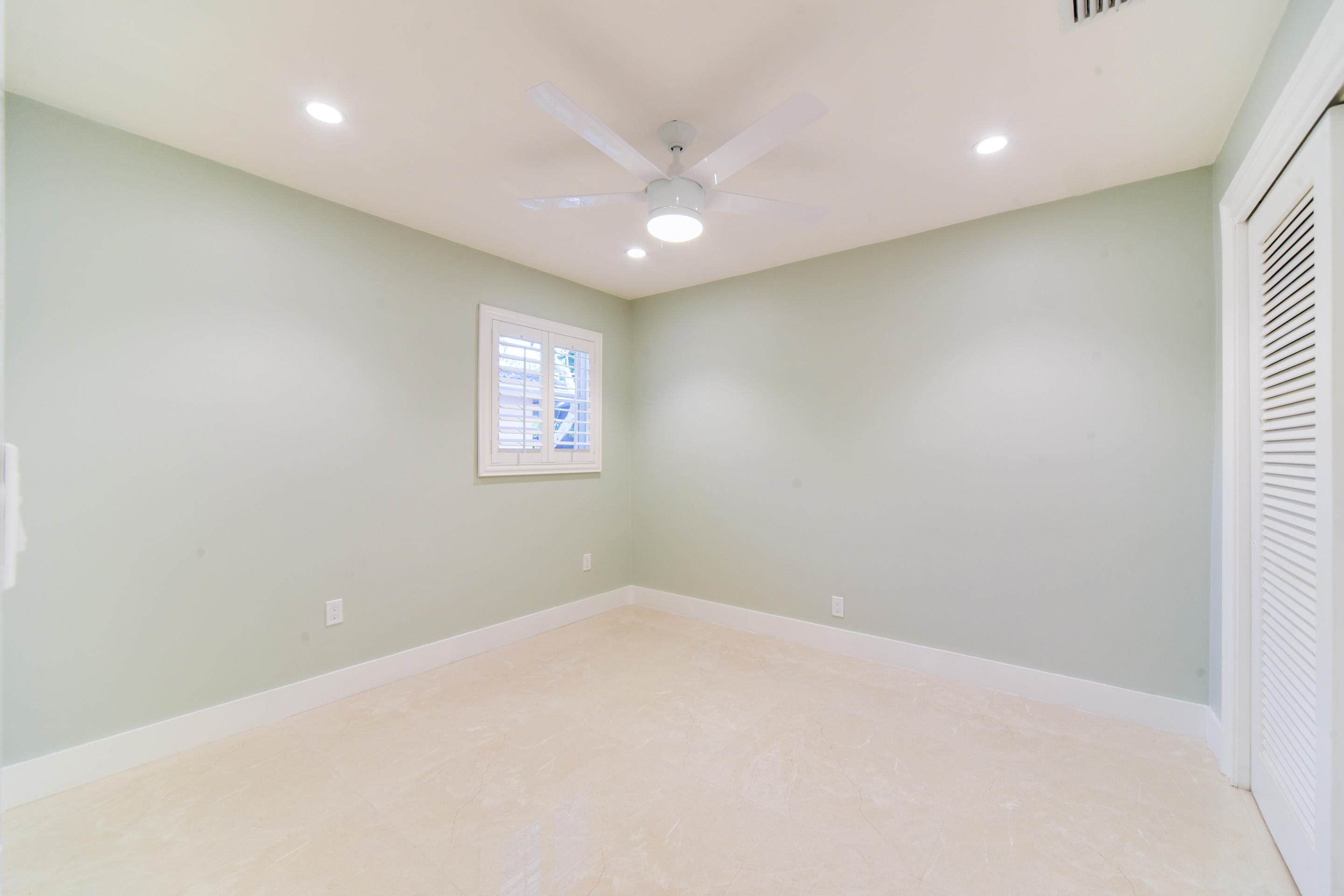 709 West Royal Palm Road Boca Raton, FL 33486 - Photo 14 of 25 10 Third Bedroom
