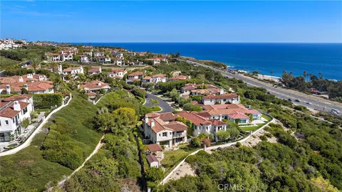 $8,950,000 | 28 Sandy Cove, Newport Coast, CA 92657