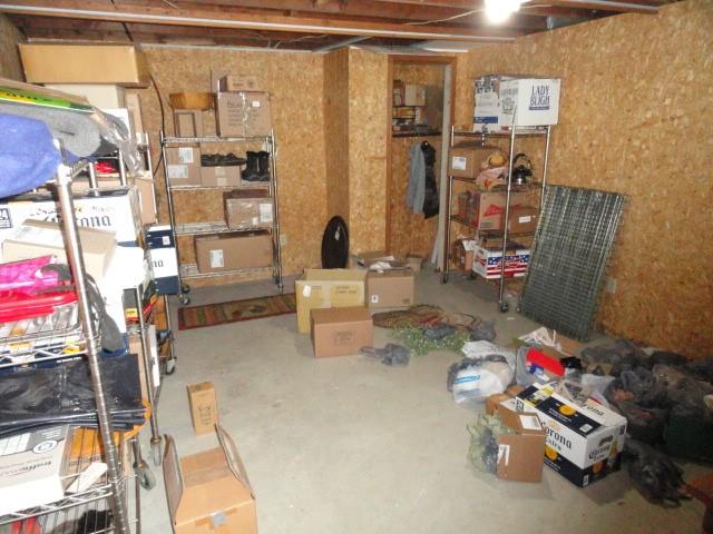 781 Herman Road Butler, PA 16002 - Photo 12 of 15 a children room with toys