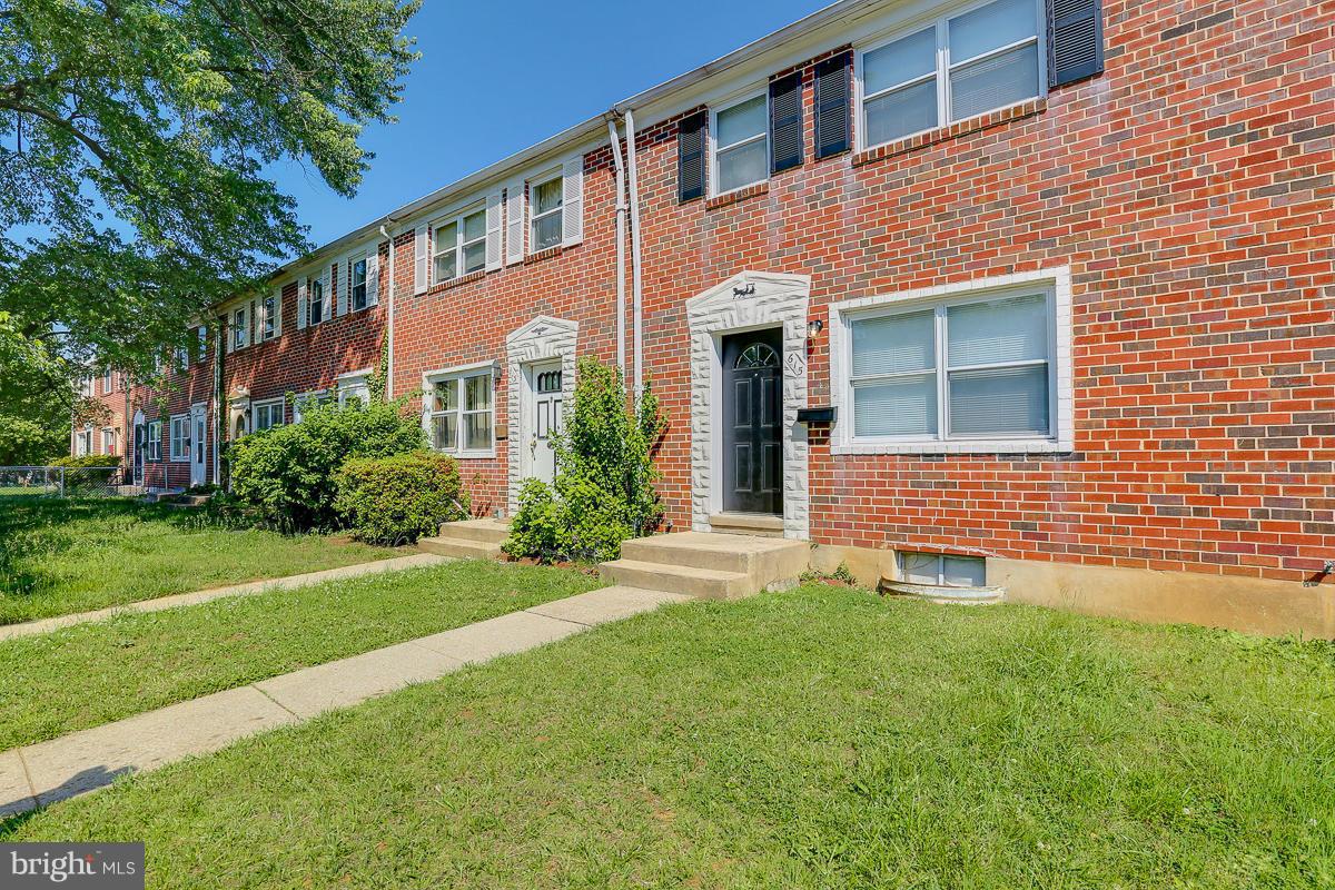 615 Charraway Road Baltimore, MD 21229 - Photo 3 of 24 Exterior (Front)
