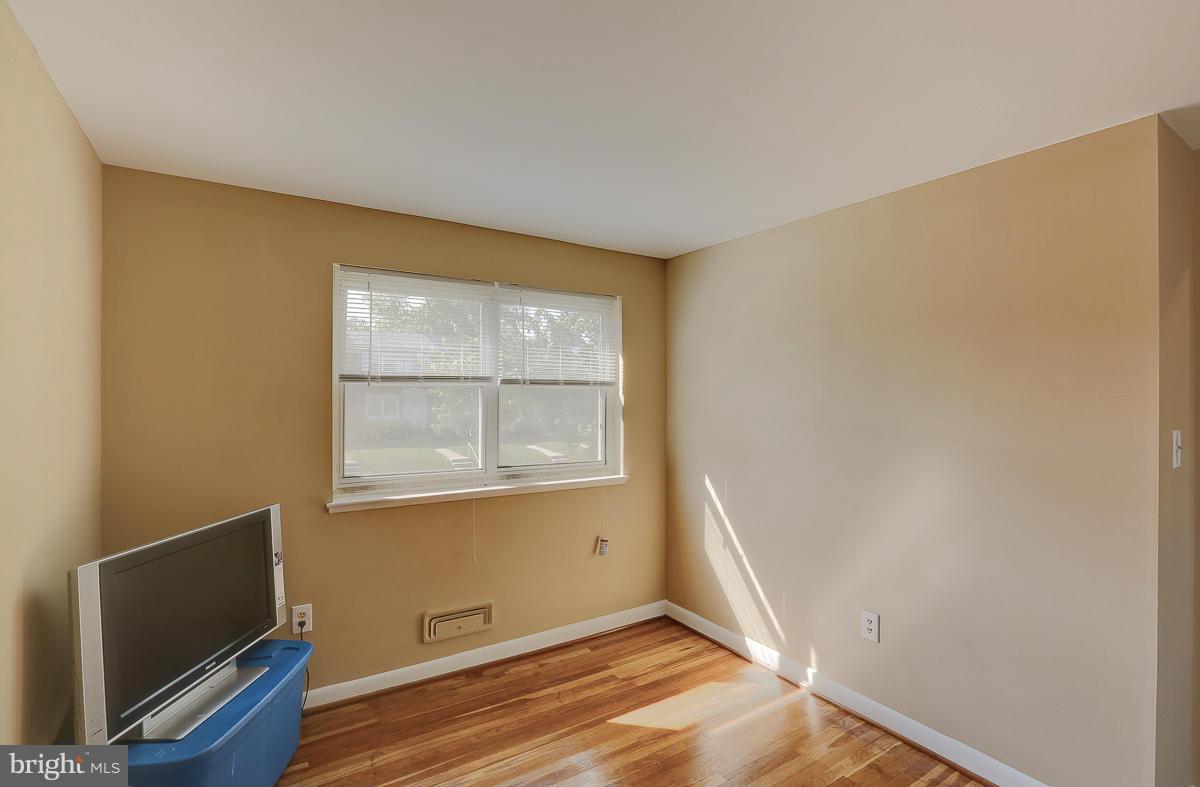 615 Charraway Road Baltimore, MD 21229 - Photo 22 of 24 Bedroom