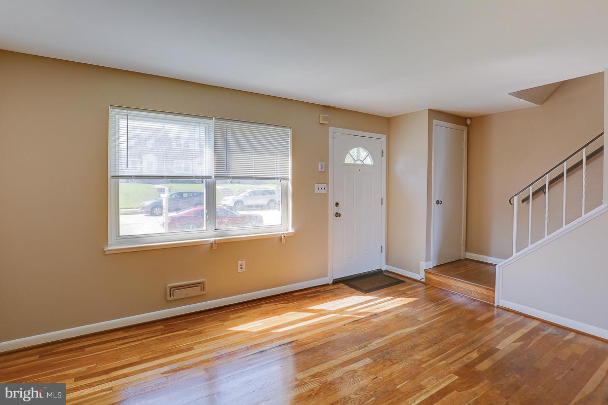 615 Charraway Road Baltimore, MD 21229 - Photo 5 of 24 Family Room