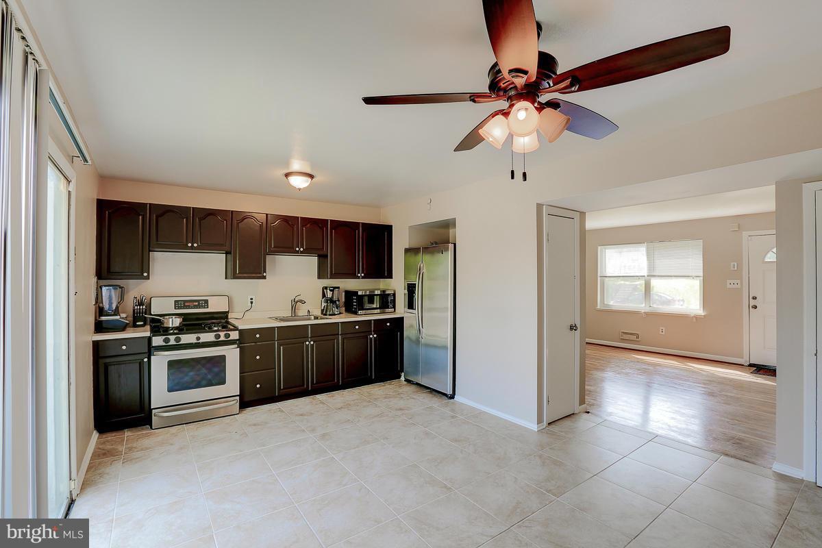 615 Charraway Road Baltimore, MD 21229 - Photo 7 of 24 Kitchen