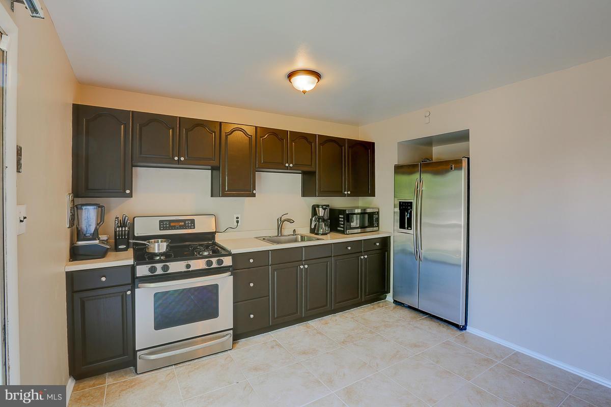 615 Charraway Road Baltimore, MD 21229 - Photo 9 of 24 Kitchen