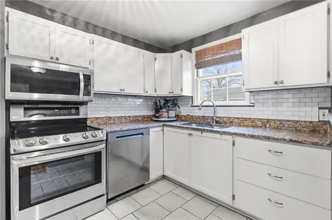 $407,000 | 5327 Rosewood Street, Roeland Park, KS 66205