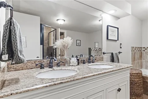 $407,000 | 5327 Rosewood Street, Roeland Park, KS 66205