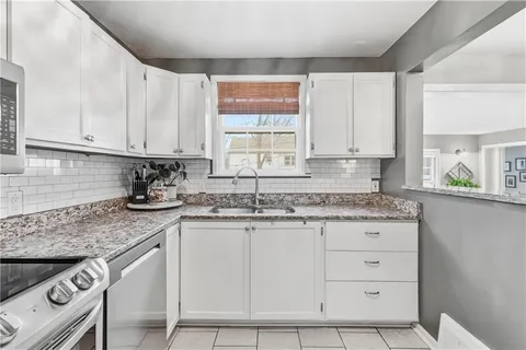 $407,000 | 5327 Rosewood Street, Roeland Park, KS 66205